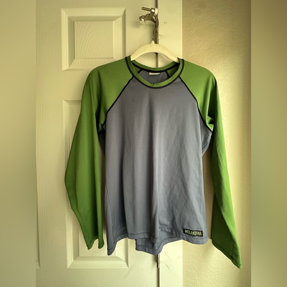 Melanzana Two-Tone Green and Blue Base Layer